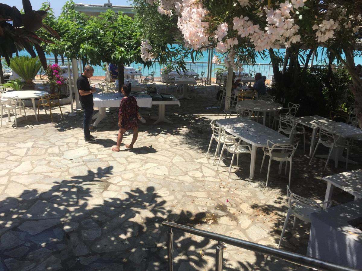 Ajaccio Magnifique T2 45M2 Neuf 5 Personnes Clim Wifi Stationnement Gratuit Centre Ville Plage A 300M Exteriör bild